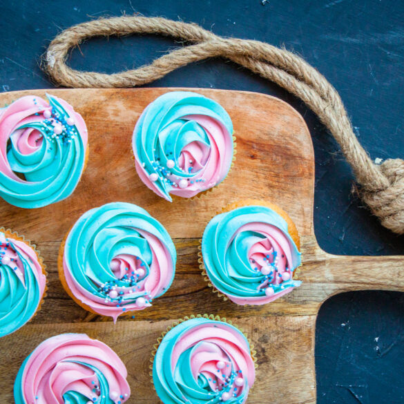 gender reveal cupcakes met botercreme